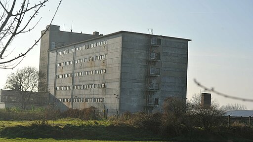 Schweinehochhaus - Endlich werden hier keine Tiere mehr gehalten.